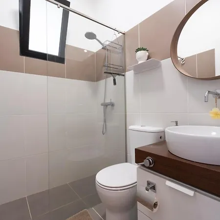 A Casa Papaya - With Garden And Private Parking * Funchal (Madeira)