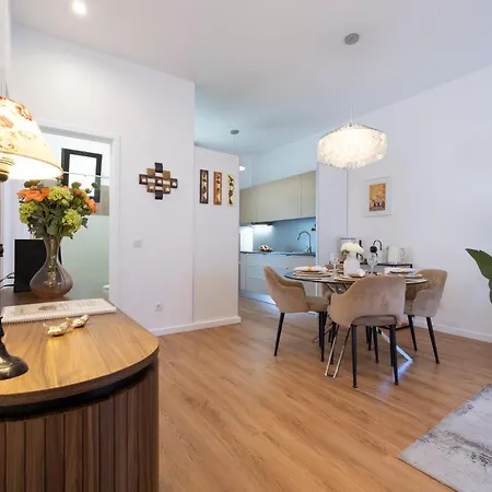 A Casa Papaya - With Garden And Private Parking * Funchal (Madeira)