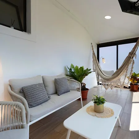 A Casa Papaya - With Garden And Private Parking *